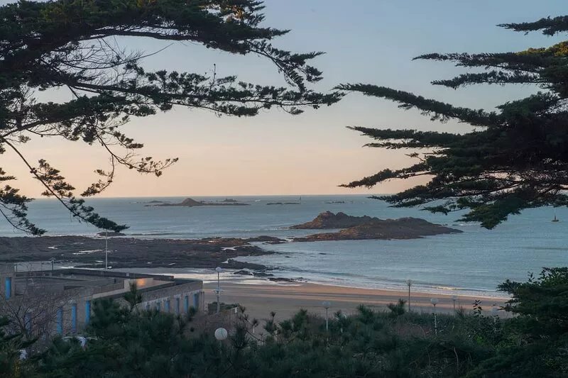 Villa on the beach. Exceptional location !