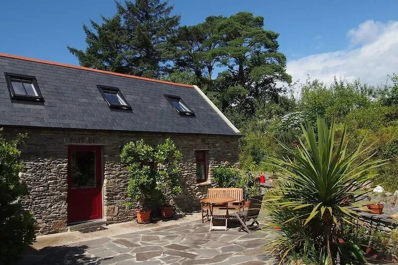 Boutique Holiday Cottage set in a large and tranquil garden near Durrus