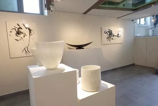 Esh Gallery