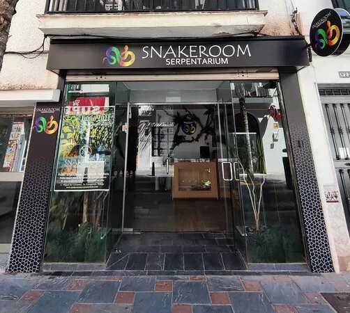 Snakeroom Serpentarium