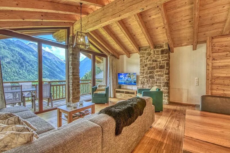 Beautiful Austrian style Chalet at the ski slope