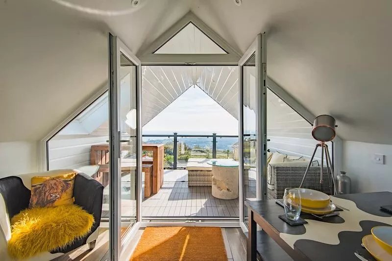 Channel View by Bloom Stays - sleeps 2 guests  in 1 bedroom