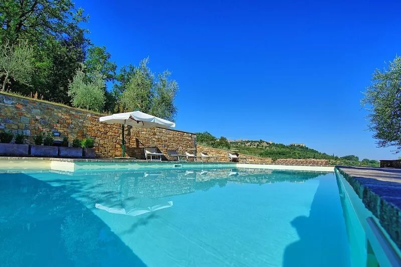Villa in Montalcino with 3 bedrooms sleeps 8