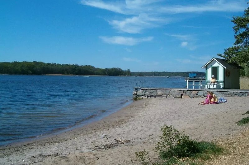 Fantastic holiday home right by the sea on Vaxholm