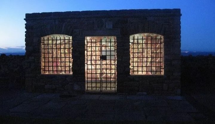 Robert Burns Memorial Shelter