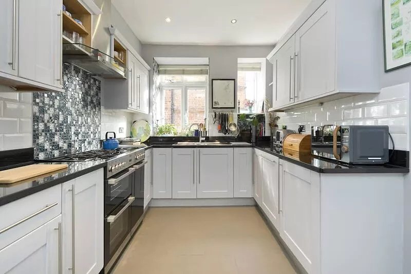 Delightful apartment in prime location near Hampstead Heath by UnderTheDoormat