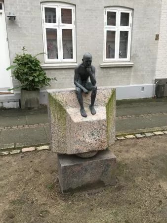 Homo Sedens