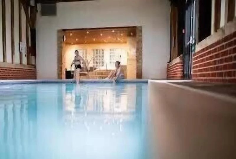 Luxury Scandinavian lodge with HOT TUB situated on golf resort