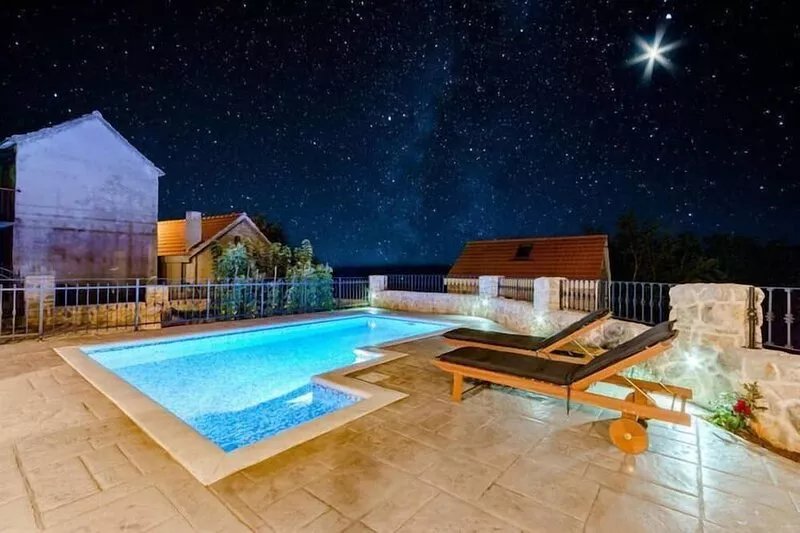 Holiday Home Rustic - Two Bedroom Holiday Home with Private Pool