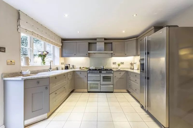 Marvelously warm and stylish house that sleeps 6 on 3 separate floors - parking