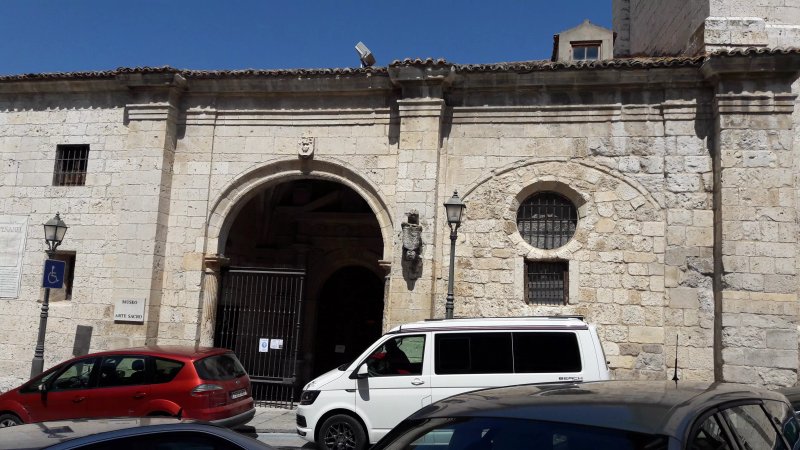 Iglesia de Santa Maria de Mediavilla