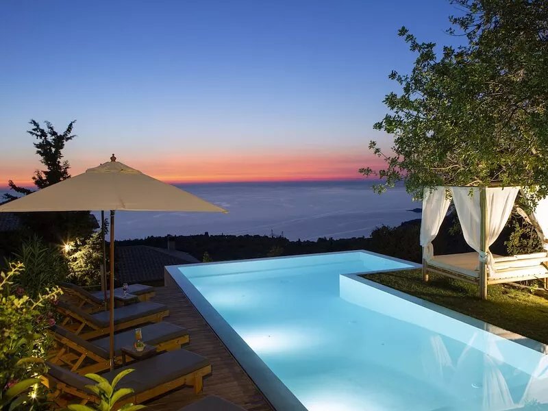 Luxury Villa with endless sea view,close to famous Porto Katsiki!