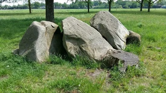 Hunebed D12