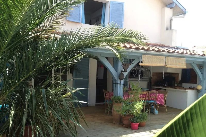 Charming house, old renovated all comfort, 4 bedrooms 5 minutes from the beaches