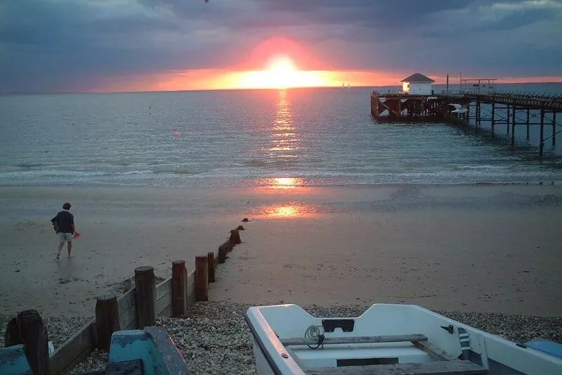 Cliffway, peaceful, own garden, SEAVIEWS, 5min walk/beach