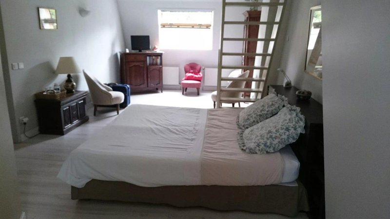 Une Chambre en Ville