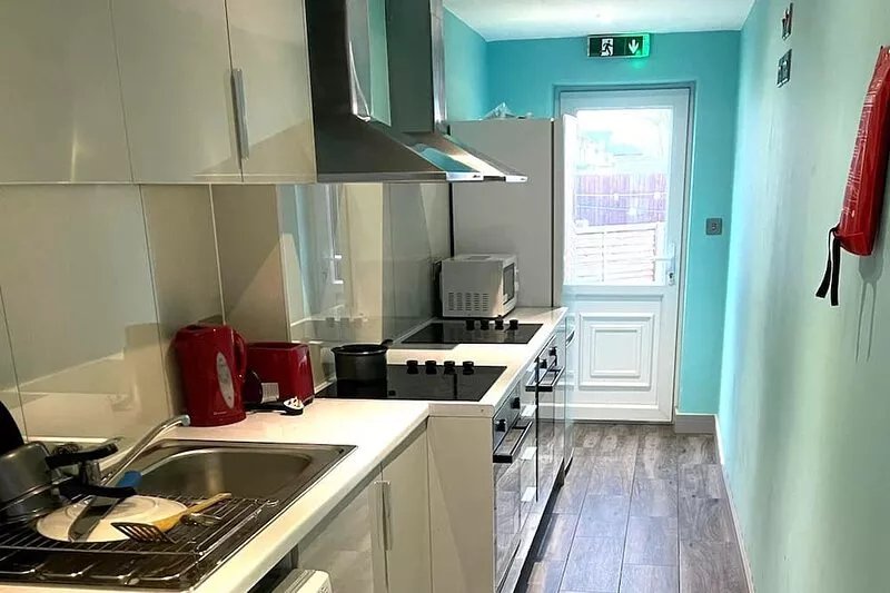 Letzi private en-suite, Near Heathrow Airport T3