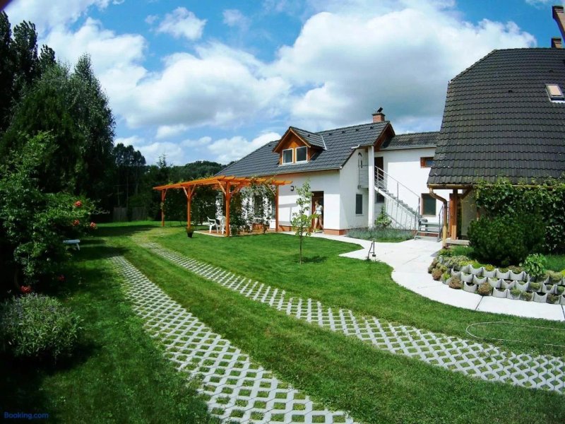 Golya Vendeghaz