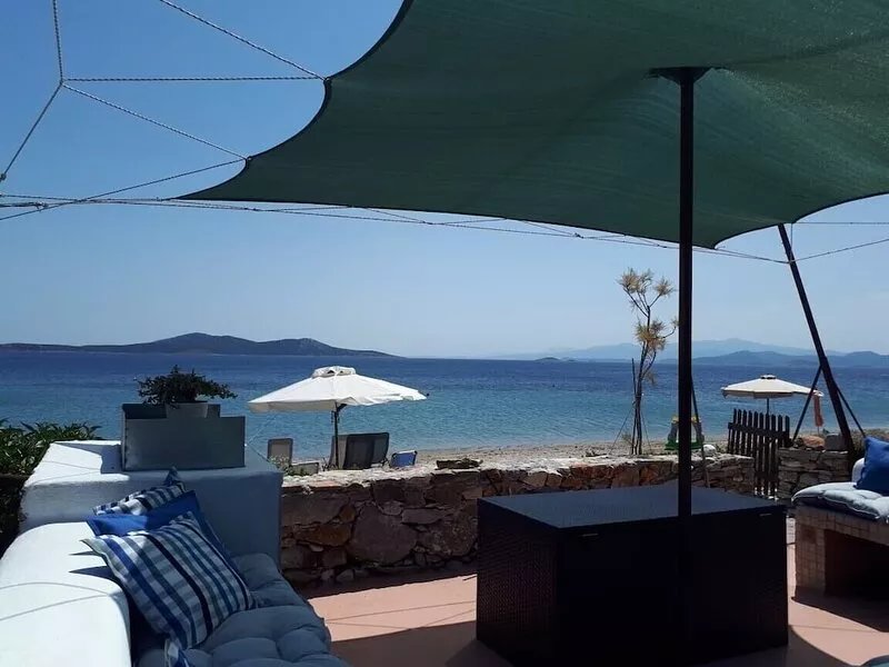 On The Beach  Luxurious Villa, Ideal Family Holiday