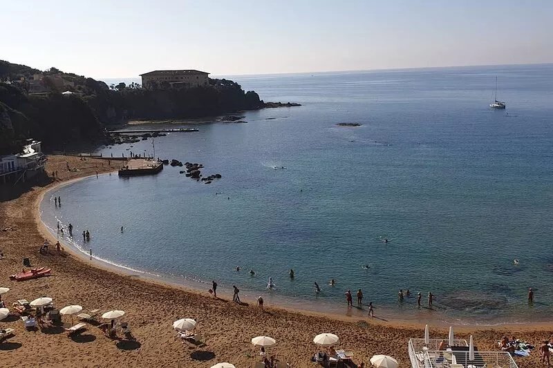 L'ULIVETA DEL LUSCHI VILLA, PISCINA  E CAMPO DA TENNIS, WI-FI, PET FRIENDLY