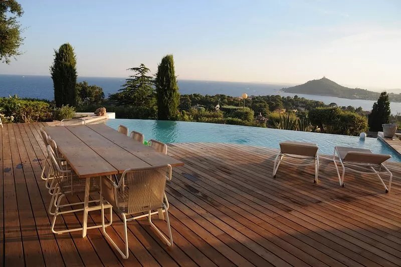 Villa with an exceptional view of the sea and the bay of Agay