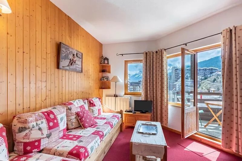 Bright Cocoon With Balcony And View On The Valley