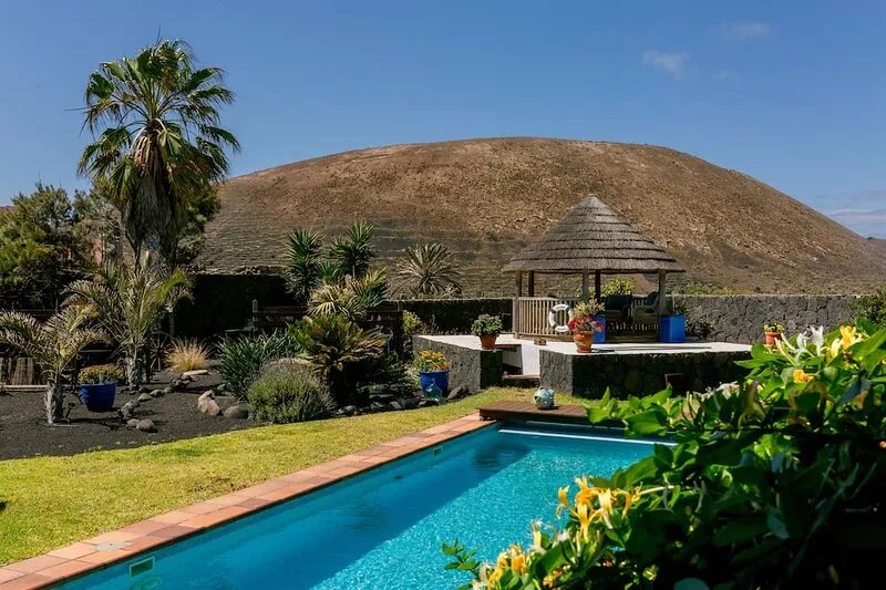 BEAUTIFUL RETREAT WITH EASY ACCESS TO ALL ISLAND