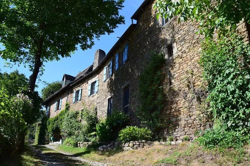 Manor East Wing. Aveyron-Cantal. Stunning Views Over River Lot,  Pool, Sleeps 6.