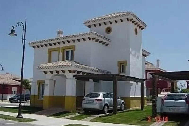 Villa With Pool, Air Conditioning and WiFi on a private 18 hole golf course.