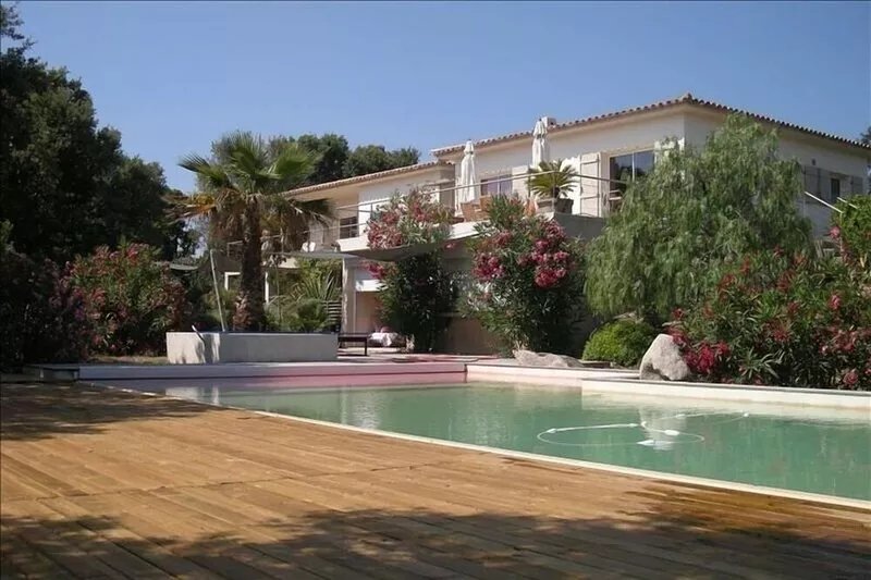 5BR/4BA Villa - View of Mountains