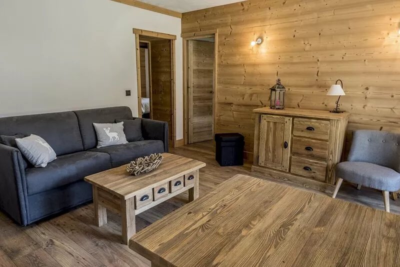 New apartment in the center of the village and 150 meters from the ski bus.