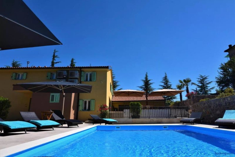 Letorina Rooms And Apartments