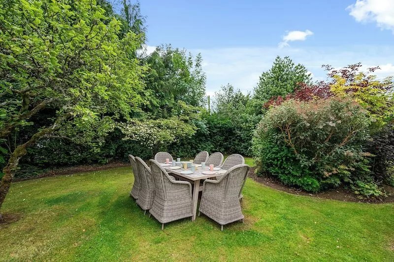 Rosebank House -12 Guests across 6 ensuite bedrooms, Wood Burner & EV point