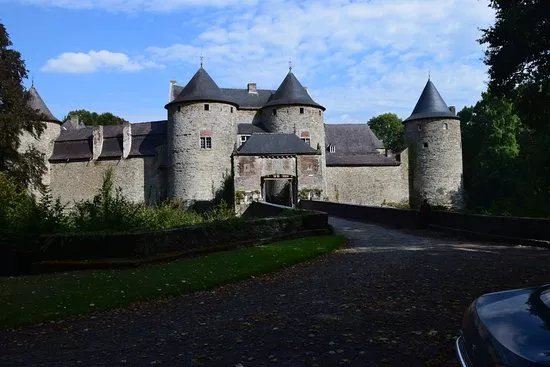 le chateau medieval de Corroy le chareau