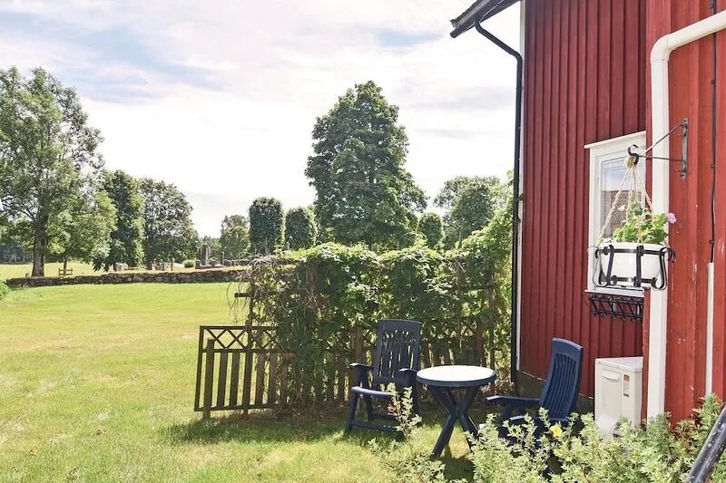 Stunning home in åmål with house a mountain view