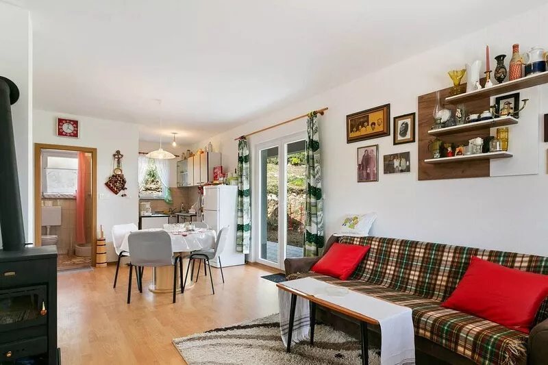 Quaint Holiday Home in Ričice-Imotski near Red Lake