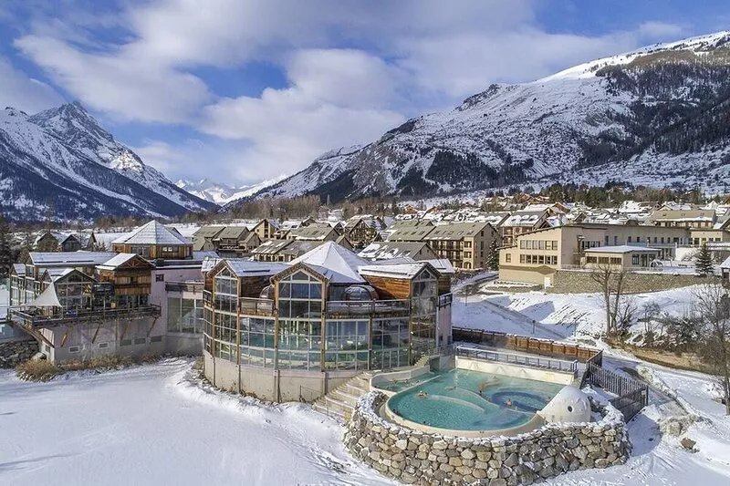Duplex apartment 4/5 people at the foot of the slopes. Serre chevalier 1500