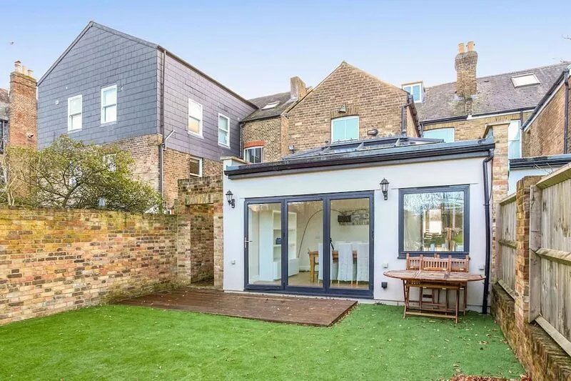 Pass the Keys | Charming Victorian House w/Parking + River Walks