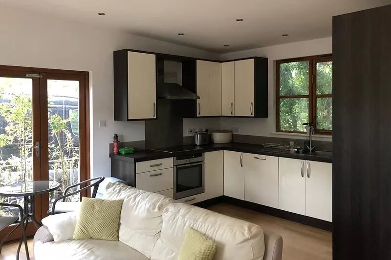 Cosy South Gloucestershire Cabin Retreat