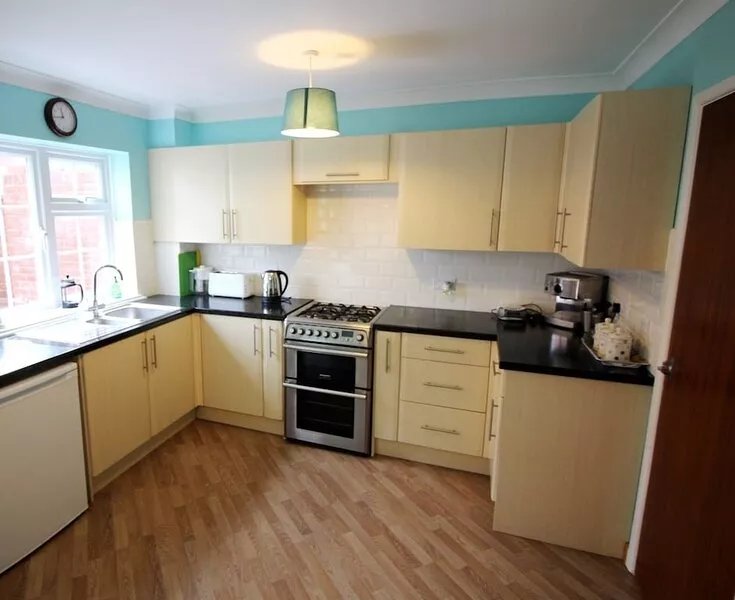 Bayfields - 2 Bedroom  Homestay in Portsmouth