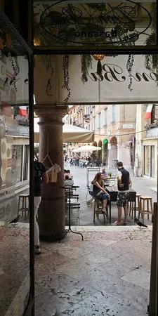 Leone Bar