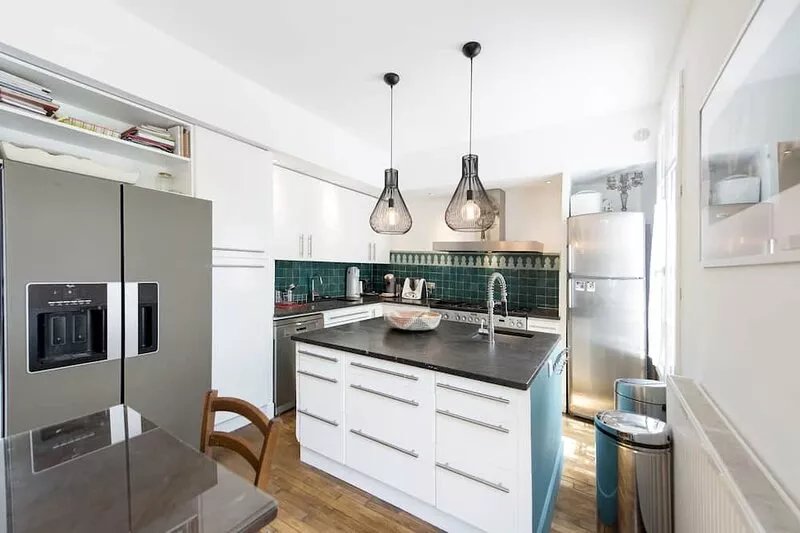 Family Home in Issy-les-Moulineaux, by Veeve