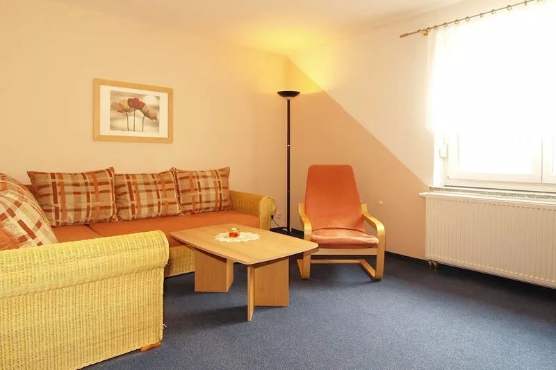 Fritz-Reuter-Str. 10a. Curr. FR-10 - Fritz-Reuter-Str. 10a