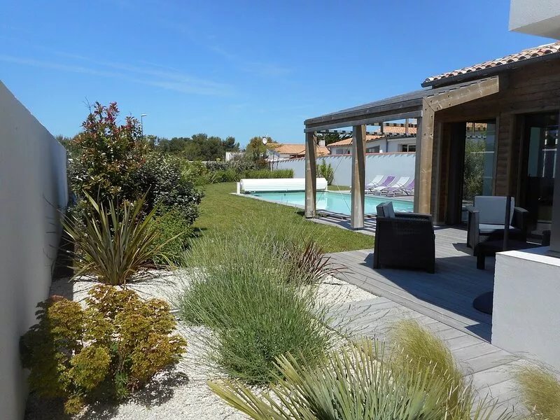 NEW LUXURY VILLA 8 PERS. HEATED POOL