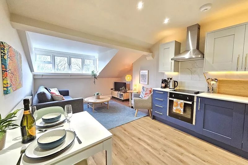 Bootham Loft Top Floor Apartment. Sleeps 3 close to city centre & York Minster