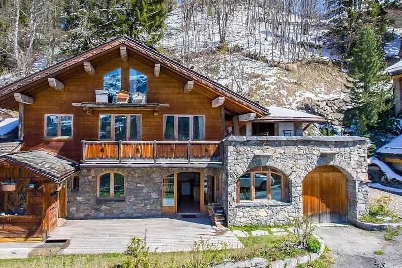 Authentic Center Chalet in the heart of Meribel