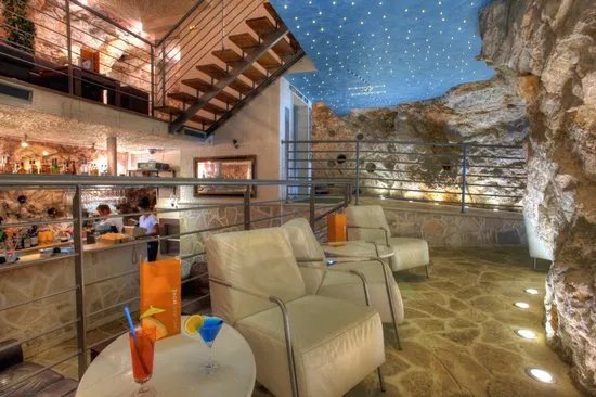 Cave Bar More