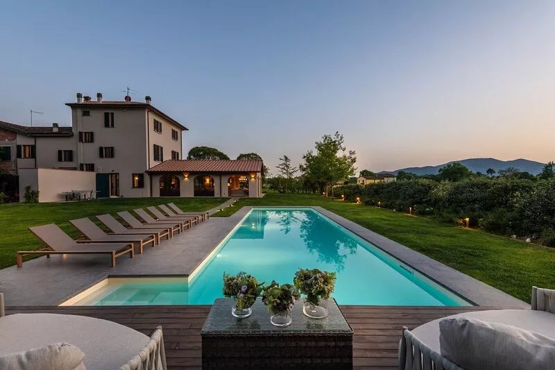 Villa del Nonno, Luxury Tuscan Farmhouse with Private Pool close to Lucca, Pisa