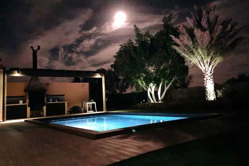 VILLA OLIVA swimming pool with hydro-massage wifi air conditioning and lots of