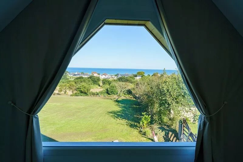 Sea view gîte with garden and terrace 300m from the beach and small shops